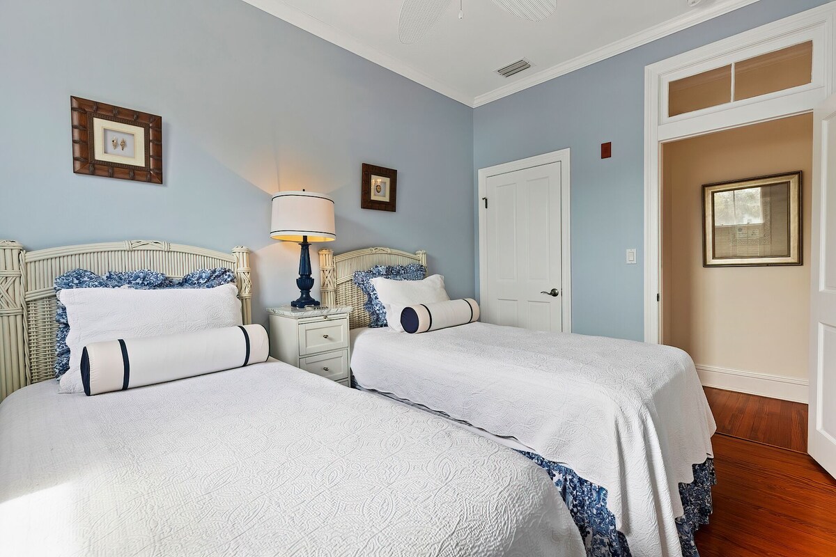 Photo 28 of Historic Downtown Luxury 2/2 Condo