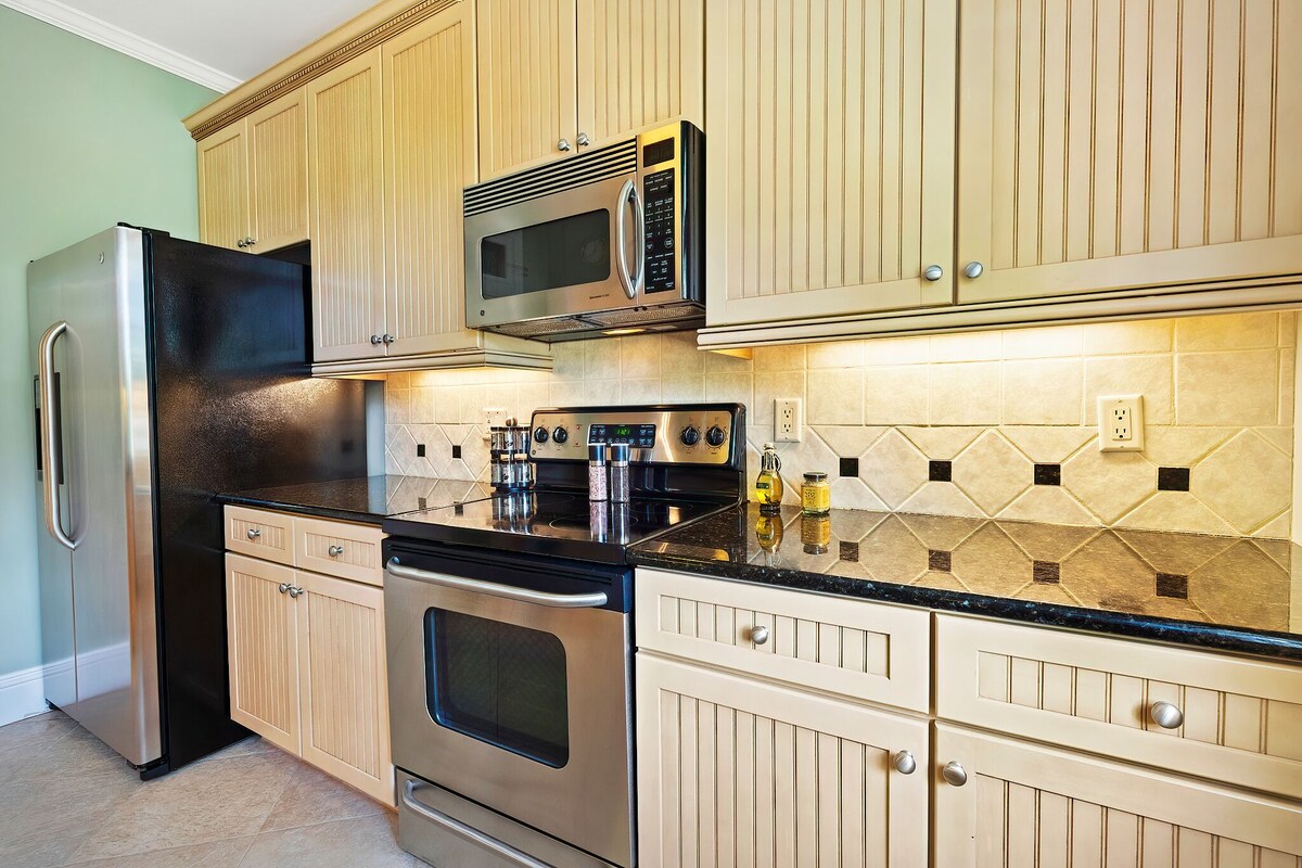 Photo 10 of Historic Downtown Luxury 2/2 Condo