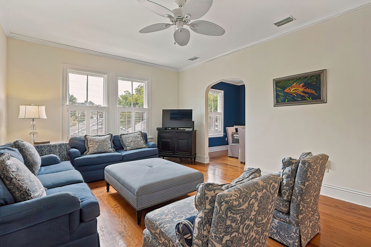 Photo 8 of Historic Downtown Luxury 2/2 Condo