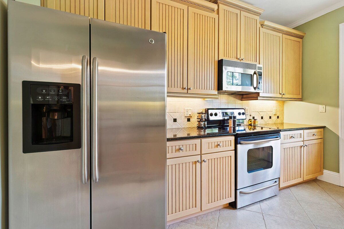 Photo 11 of Historic Downtown Luxury 2/2 Condo