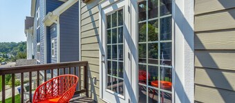 The Place | Lux 3 Bedroom 3 Bathroom | Close to DT