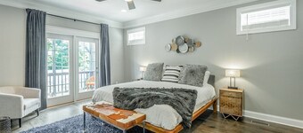 The Place | Lux 3 Bedroom 3 Bathroom | Close to DT