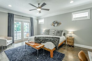 3 bedrooms, desk, iron/ironing board, WiFi - The Place in Chattanooga - A Craftsman Dream in North Shore | 3 Bed, 2.5 Bath (Chattanooga)