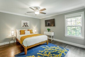 3 Schlafzimmer, Schreibtisch, Bügeleisen/Bügelbrett, kostenloses WLAN