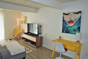 2 bedrooms, desk, iron/ironing board, free WiFi