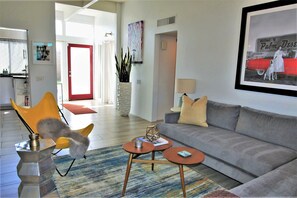 Smart TV, video games, books - Your desert oasis awaits you! (Palm Desert)