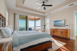 4 bedrooms, desk, free WiFi - Intervillas Florida - Villa Hemingway by the Beach (Cape Coral)