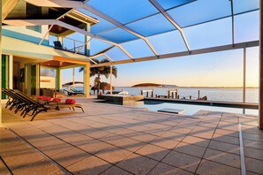 Piscina all'aperto, una piscina riscaldata