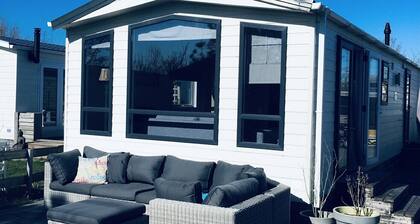 Beautiful and luxurious chalet for 4 persons 500 m from the sea.