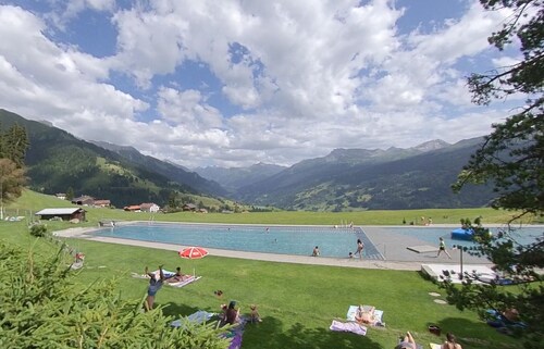 Ruhiges, sonniges 6.5 Zimmer Haus (170m2)  mit sensationeller Panoramasicht