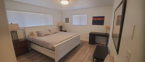 2 habitaciones, escritorio, tabla de planchar con plancha y wifi gratis