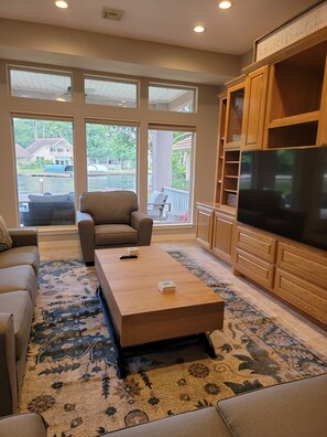 Smart TV, Netflix, streaming services