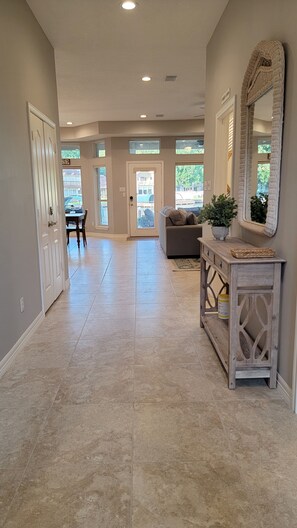 Interior - Lakefront Home on quite/protected cove on Lake Conroe with private pool (Montgomery)