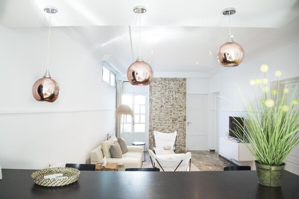 Apartment | 3 bedrooms, WiFi - Le Centre-ville Tr s Chic Apt Avec Jardin Marsa (La Marsa)