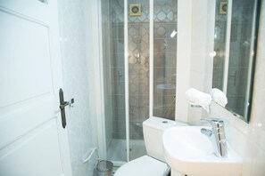 Casa | Banheiro | Chuveiro/banheira combinados, secador de cabelo