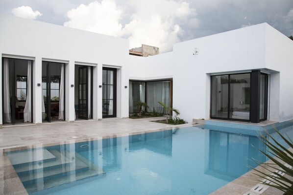 Villa | 3 habitaciones, tabla de planchar con plancha y wifi 