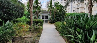Prestige Luxurious 120m2 Next to UN Offices Lac2