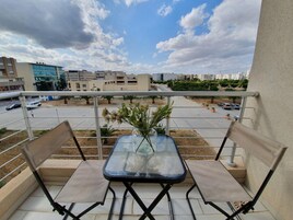 Apartment, Accessible | 2 bedrooms, iron/ironing board, WiFi