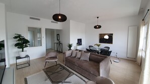 Ảnh chưa phân loại, 3 trong số 27 ảnh, nút