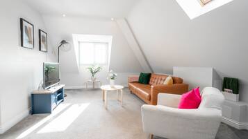 Deluxe Apartment, Private Bathroom, City View (2 bed 2 bath penthouse) | Lounge