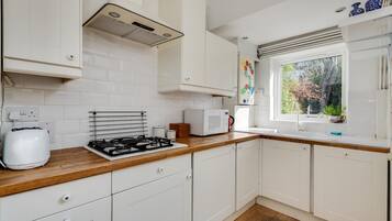 House | 4 bedrooms, WiFi