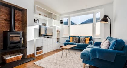 Charming 3 BR House - Garden Parking Near CS Lewis Park