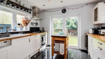House | Private kitchen | Dining tables