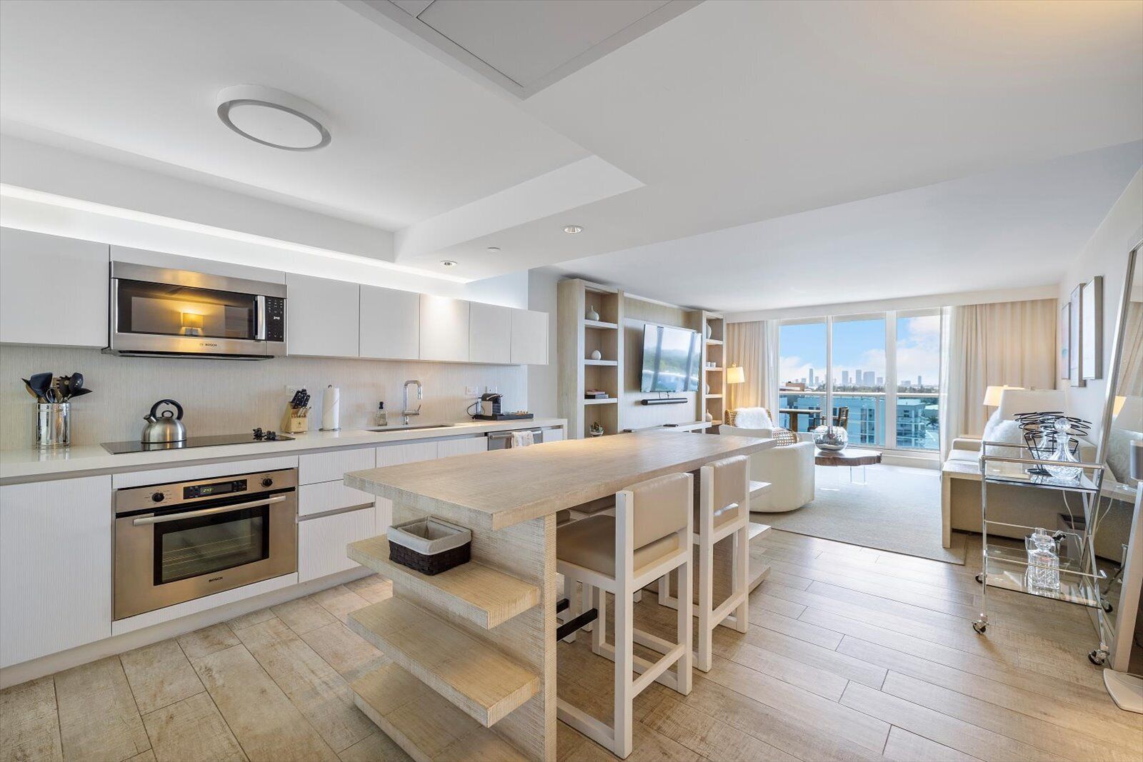 Luxurious 1/1 City View Condo 931 - Located at 1 Hotel & Homes South Beach