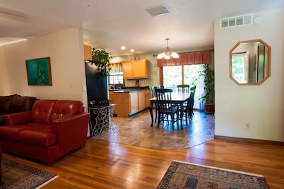 4 Bedroom Home Central Location