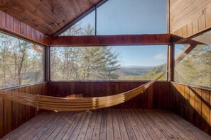 Interior - Mountain Breeze Retreat (next to Blue Ridge) (Morganton)