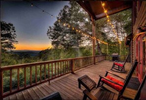 Terrace/patio - Mountain Breeze Retreat (next to Blue Ridge) (Morganton)