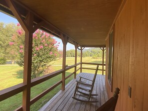 Terrace/patio - Red Cabin on the French Broad River (Hot Springs)