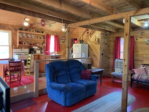 Smart TV - Red Cabin on the French Broad River (Hot Springs)