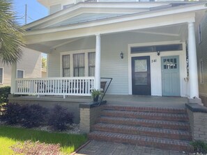 تفاصيل الفندق من الخارج