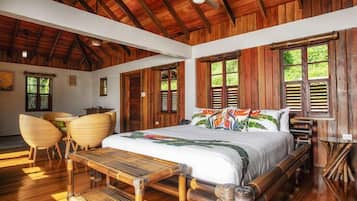 Villa Suite | In-room safe, laptop workspace, bed sheets