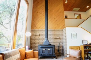 Interior - Peaceful Yosemite Retreat large & cozy near Bass Lake (Oakhurst)