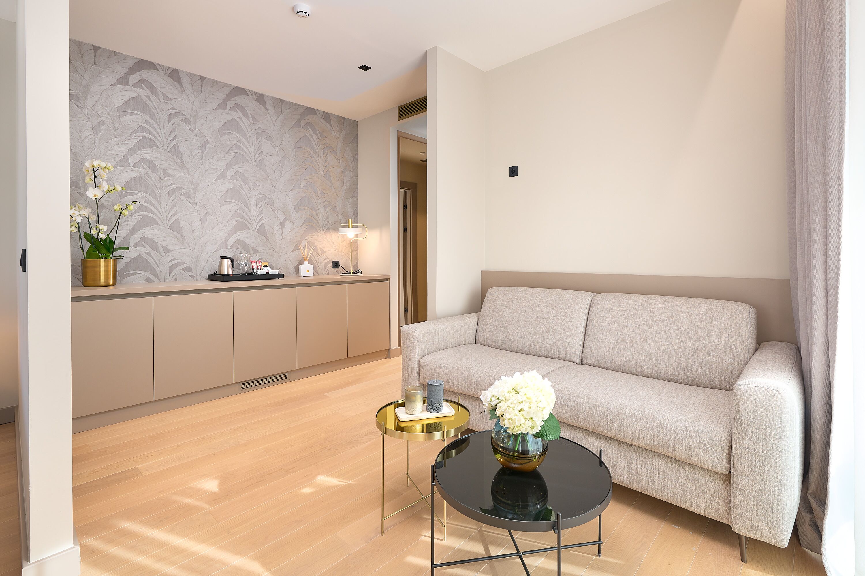 Panoramic Double Room | Living area | 60-inch Smart TV with satellite channels, TV