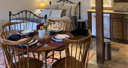 Cowboy cabin with private patio