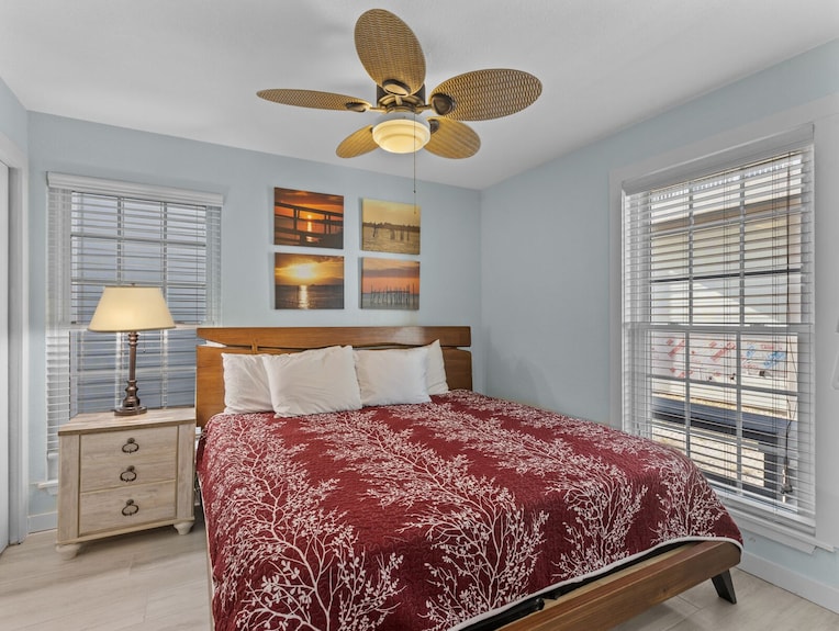 Island Place 102 Perfect Downtown Getaway W/ Pool! - Cedar Key, FL