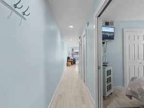 1 bedroom, WiFi - Island Place 103 Spectacular View w/ Pool! Rebuilt (Cedar Key)