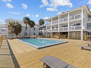 Pool - Island Place 105 Amazing Views w/ Waterfront Pool! (Cedar Key)
