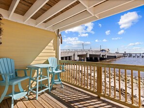 Property grounds - Island Place 111 Downtown w Pool See Dolphins Play (Cedar Key)
