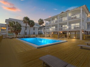 Pool - Island Place 111 Downtown w Pool See Dolphins Play (Cedar Key)