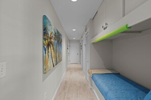 1 camera, Wi-Fi, lenzuola