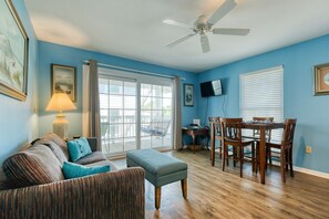 TV - Relax-Recharge-Repeat Island Place 203! (Cedar Key)