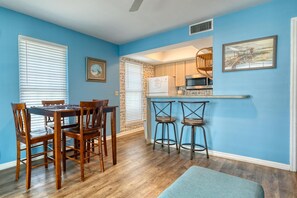 Dining - Relax-Recharge-Repeat Island Place 203! (Cedar Key)