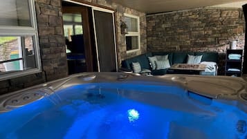 Bain à remous extérieur