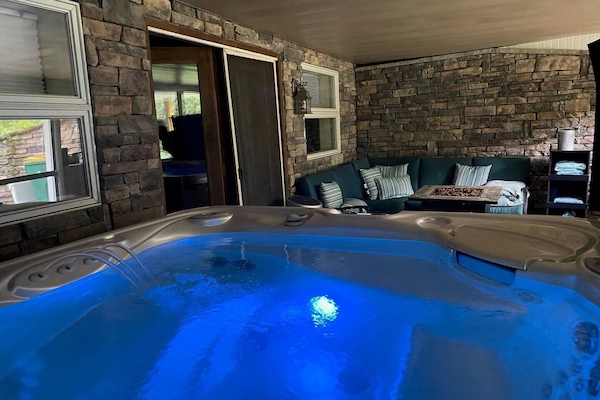 Tina de hidromasaje al aire libre