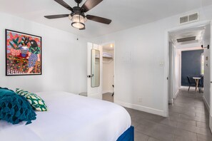 1 chambre, fer et planche à repasser, Wi-Fi, draps fournis