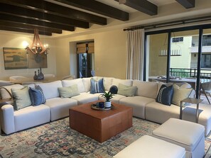 Smart TV, books, stereo - Spacious 4 bedroom 3.5 bath with a great view from building two second level. (Cabo San Lucas)